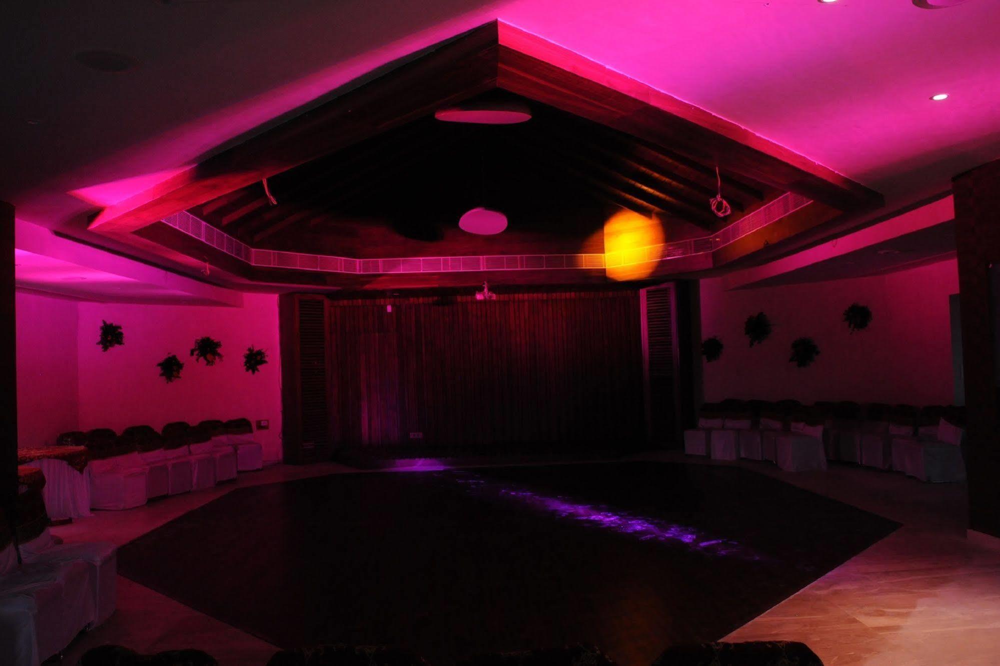 Palm Green Club Resort Jetalpur Kültér fotó